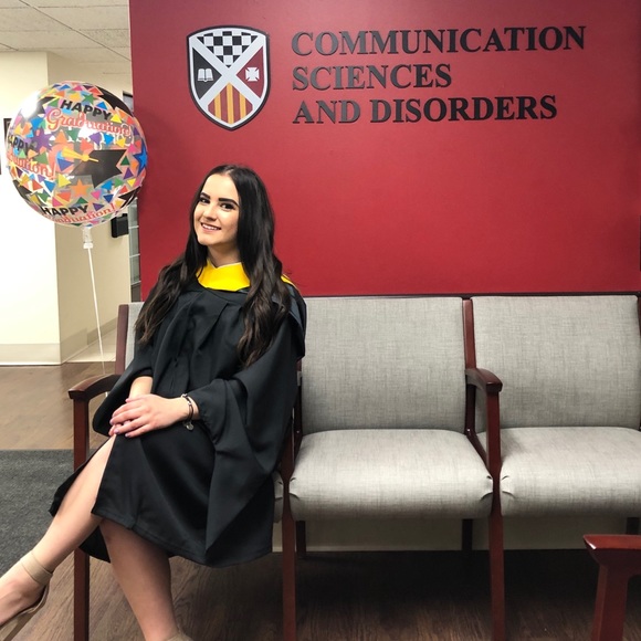 Meet your Posher, Aleks - Picture 3 of 6